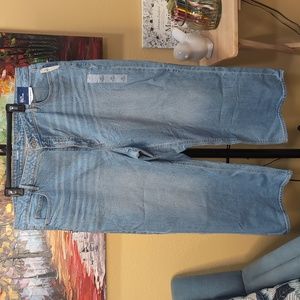 OLD NAVY CROP JEANS 22
